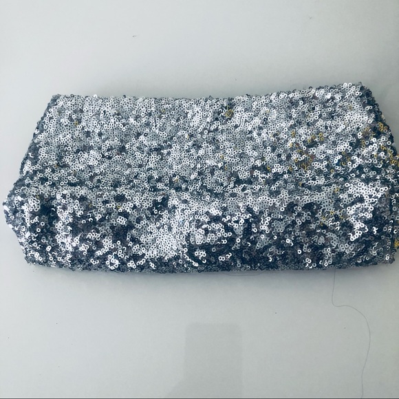 VICTORIA SECRET  SILVER SEQUIN WALLET - Picture 3 of 6